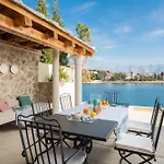 Luxury Seafront Diora Brac With Heated Pool 别墅 苏曼婷