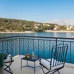 Luxury Seafront Diora Brac With Heated Pool 别墅 苏曼婷