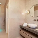 Luxury Seafront Diora Brac With Heated Pool 别墅 苏曼婷