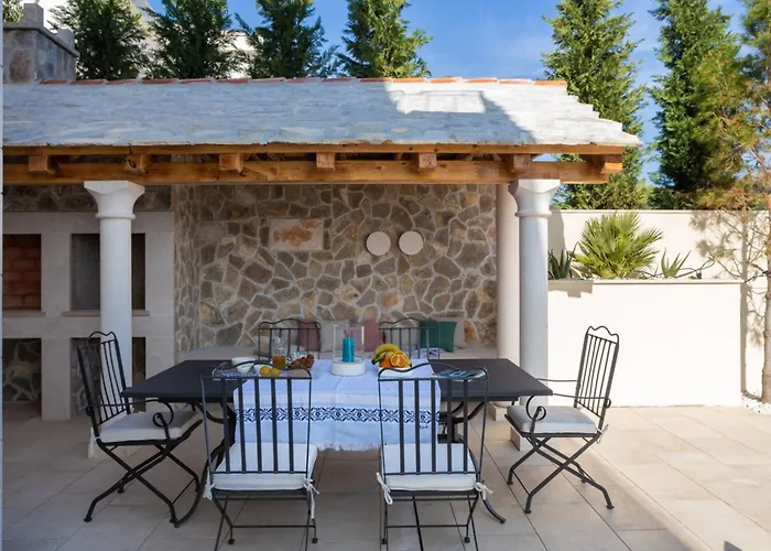 Luxury Seafront Diora Brac With Heated Pool Sumartin