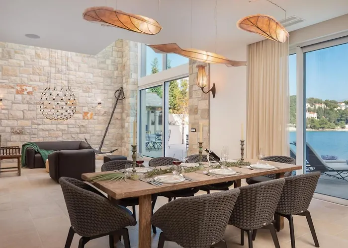 Villa Luxury Seafront Diora Brac With Heated Pool