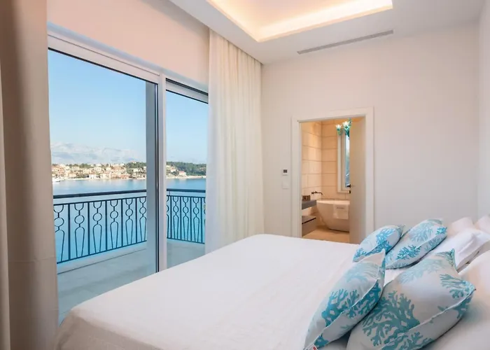 Villa Luxury Seafront Diora Brac With Heated Pool Sumartin