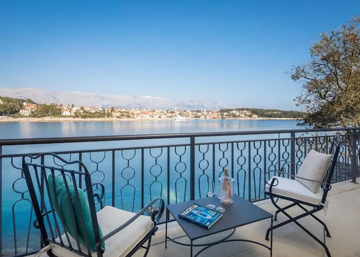 Villa Luxury Seafront Diora Brac With Heated Pool Sumartin