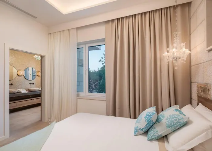 Luxury Seafront Diora Brac With Heated Pool Villa