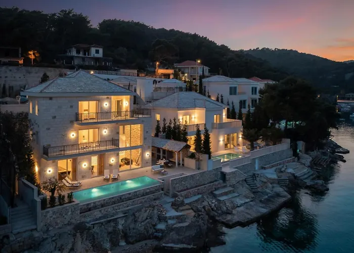 Villa Luxury Seafront Diora Brac With Heated Pool *