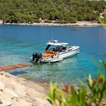 Willa Luxury Seafront Diora Brac With Heated Pool Sumartin