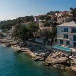 Luxury Seafront Diora Brac With Heated Pool