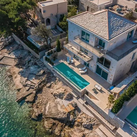 Villa Luxury Seafront Diora Brac With Heated Pool *