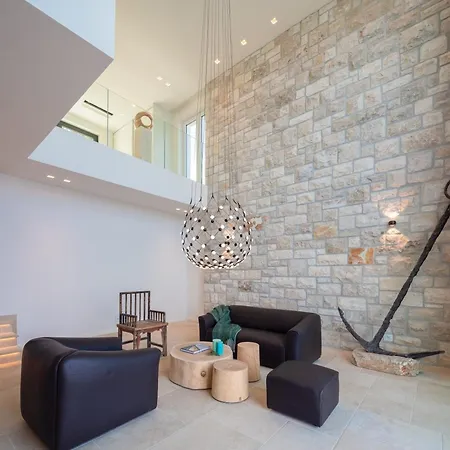 Luxury Seafront Diora Brac With Heated Pool