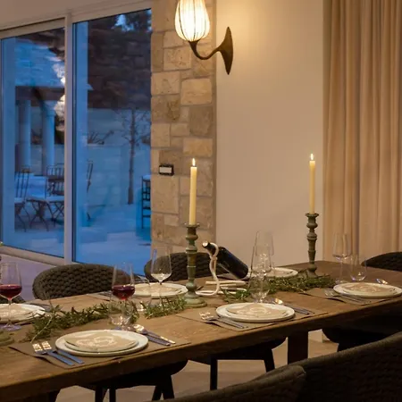 Luxury Seafront Diora Brac With Heated Pool فيلة