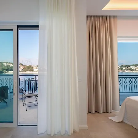 Villa Luxury Seafront Diora Brac With Heated Pool Sumartin