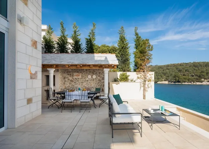 Luxury Seafront Diora Brac With Heated Pool *