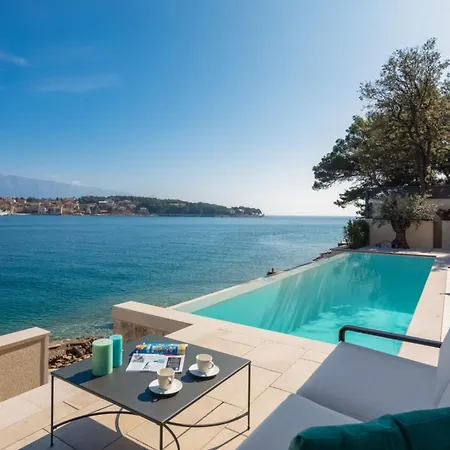 Luxury Seafront Diora Brac With Heated Pool