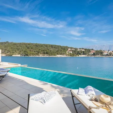 Luxury Seafront Diora Brac With Heated Pool Villa *