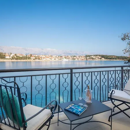 Villa Luxury Seafront Diora Brac With Heated Pool Sumartin