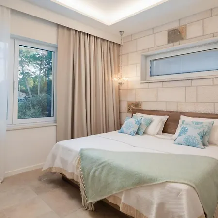 Luxury Seafront Diora Brac With Heated Pool Villa Sumartin