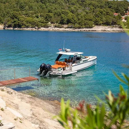 Villa Luxury Seafront Diora Brac With Heated Pool Sumartin