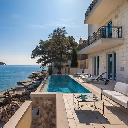 Luxury Seafront Diora Brac With Heated Pool Villa *