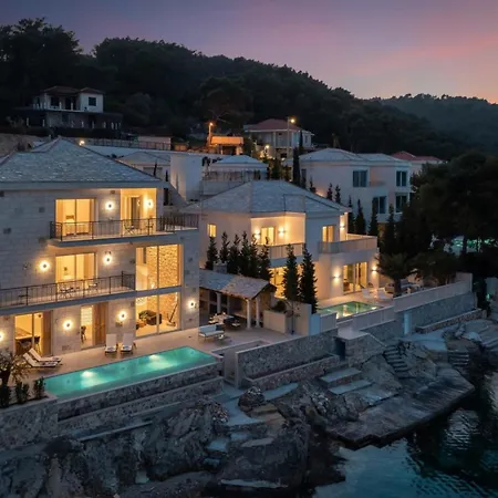 Villa Luxury Seafront Diora Brac With Heated Pool *